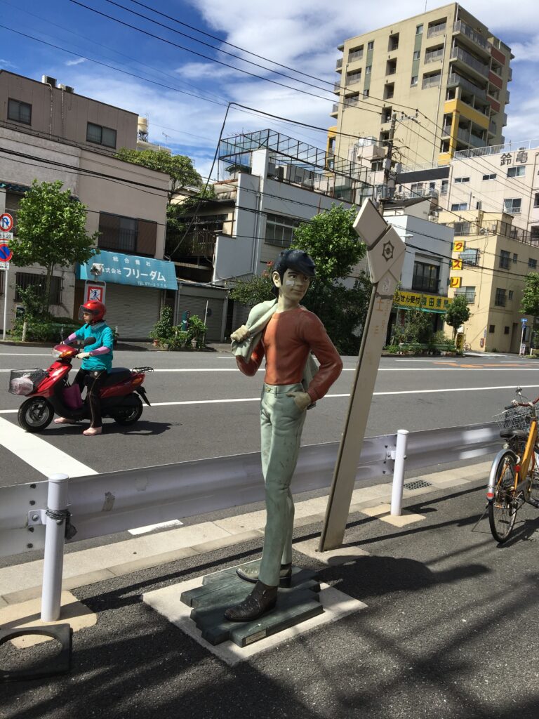 A life-sized figure of Joe standing near the intersection in Minamisenju, Arakawa-ku